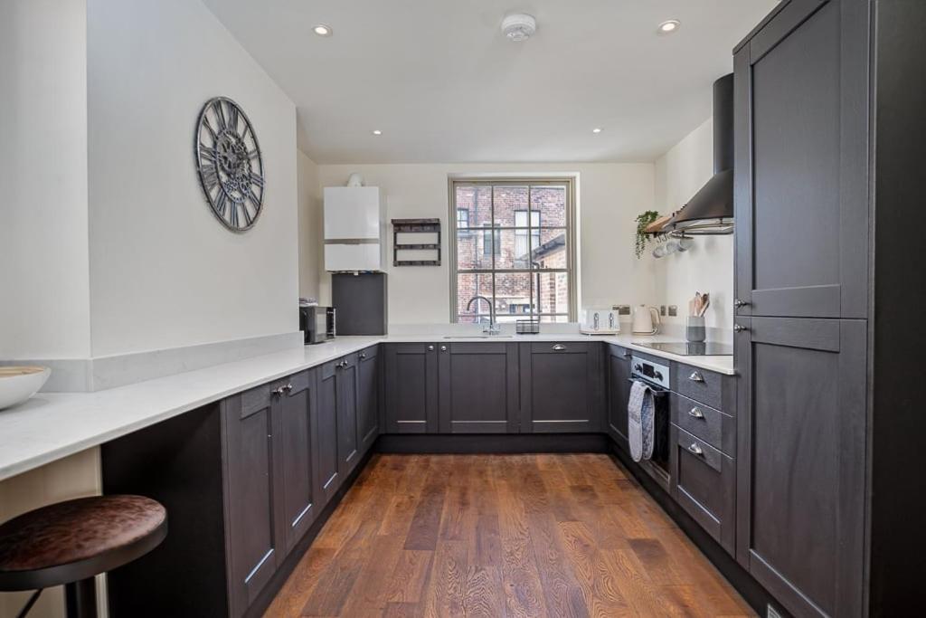 Paradise Square-Remodelled 18Th Century Apartment Sheffield Bagian luar foto