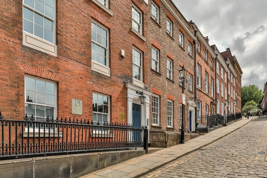 Paradise Square-Remodelled 18Th Century Apartment Sheffield Bagian luar foto
